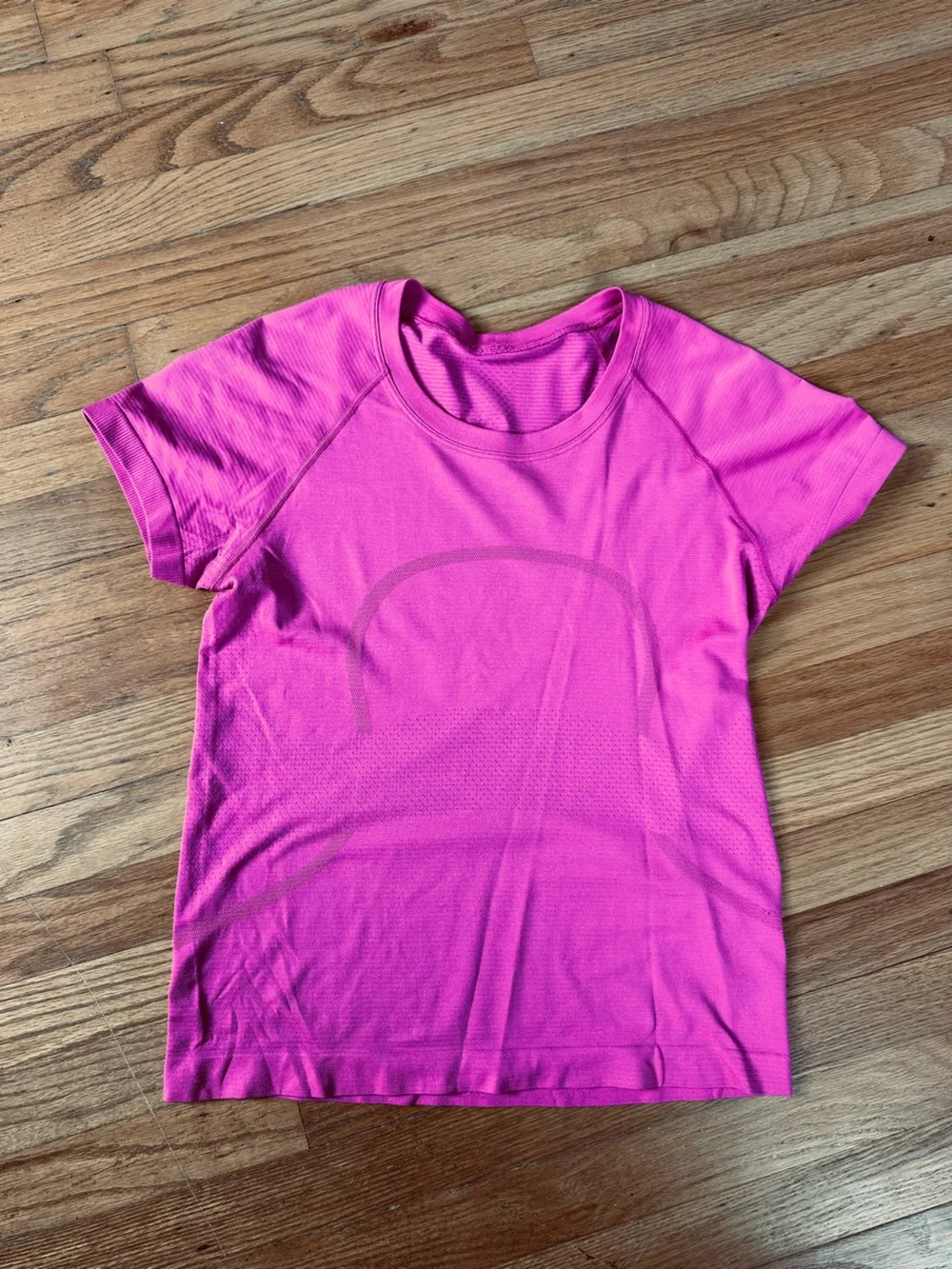 Lululemon Swiftly Tech Short Sleeve Pink - Picture 2 of 2